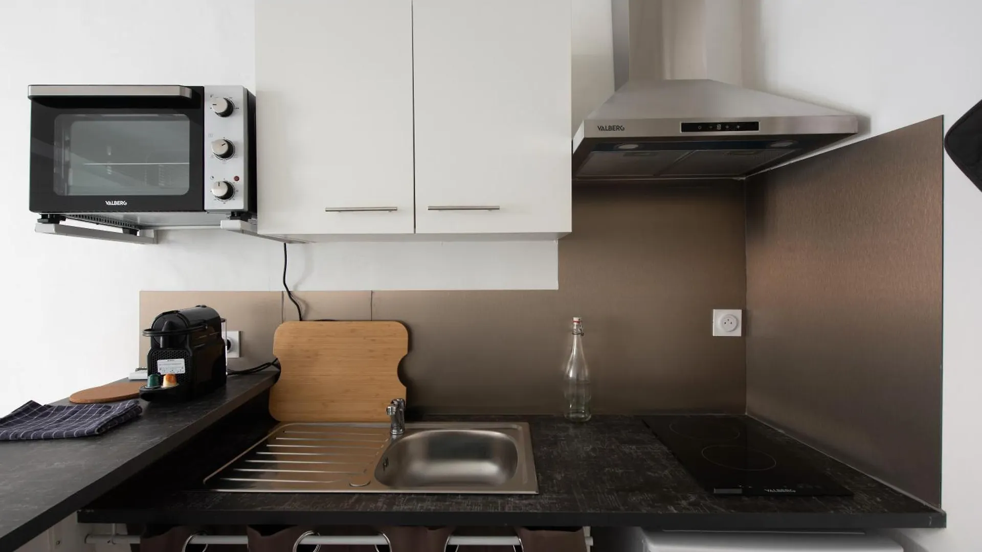 Studio Romarin La Fare-les-Oliviers 0*,