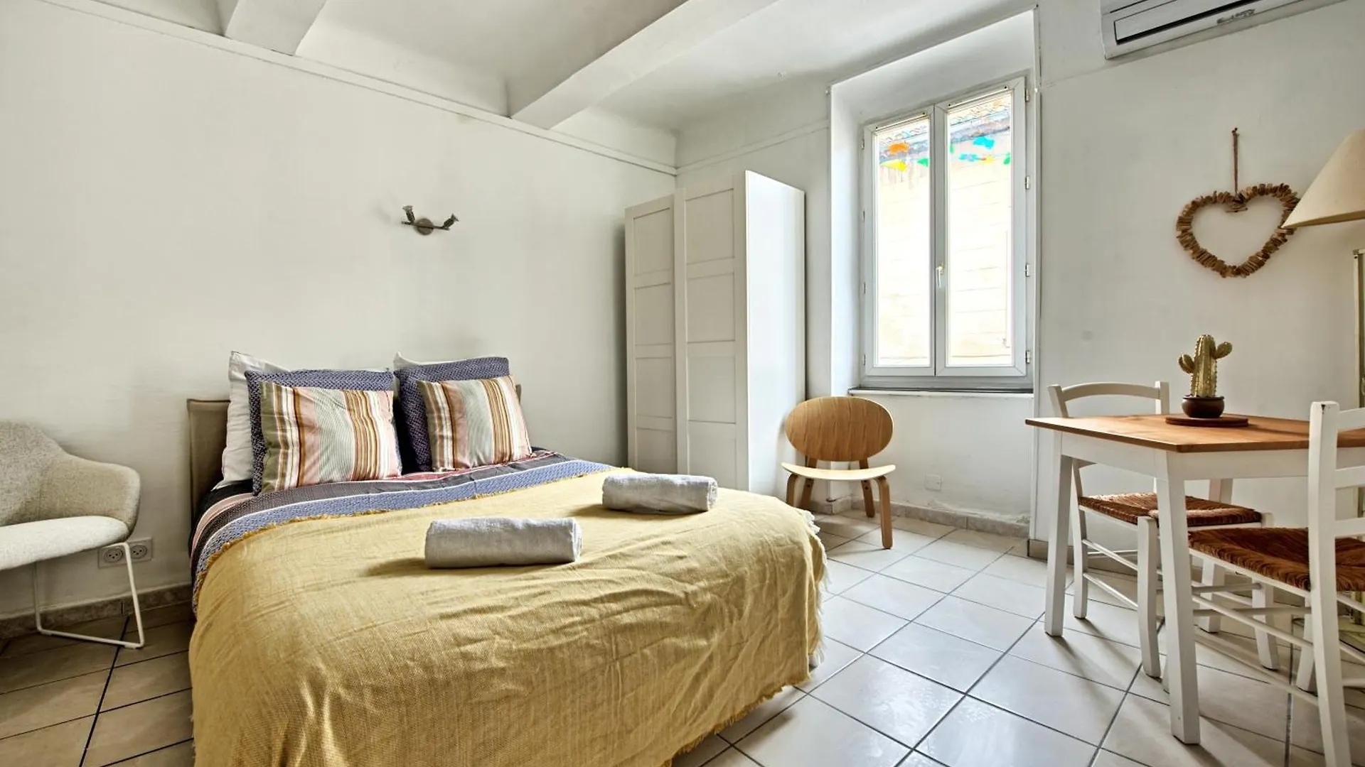 Apartment Studio Romarin La Fare-les-Oliviers